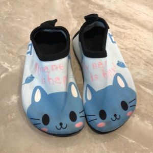 Water shoes/slippers/socks